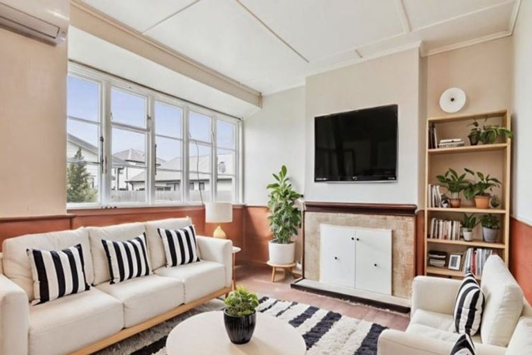 Photo of property in 13 Huia Street, Riccarton, Christchurch, 8041