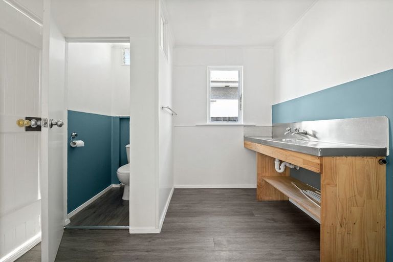 Photo of property in 41 Oxford Street, South Dunedin, Dunedin, 9012