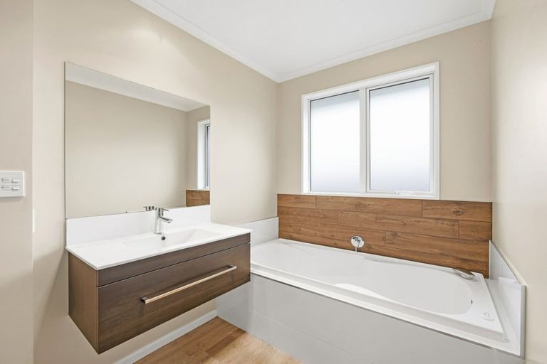 Photo of property in 117 Metehau Street, Marshland, Christchurch, 8083