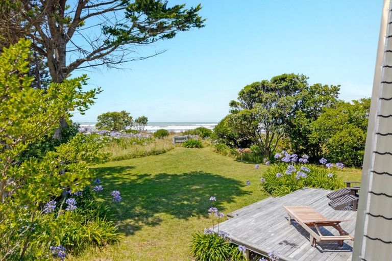 Photo of property in 127 Blue Pacific Parade, Riversdale Beach, Masterton, 5872