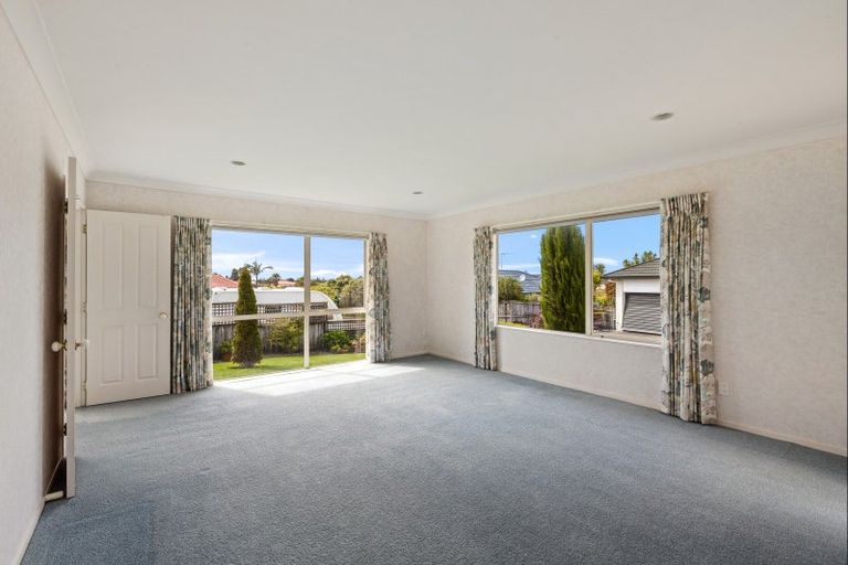 Photo of property in 61 Kath Hopper Drive, Orewa, 0931