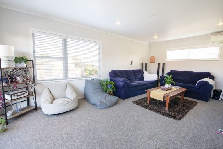 Photo of property in 1 Holyrood Street, Taradale, Napier, 4112