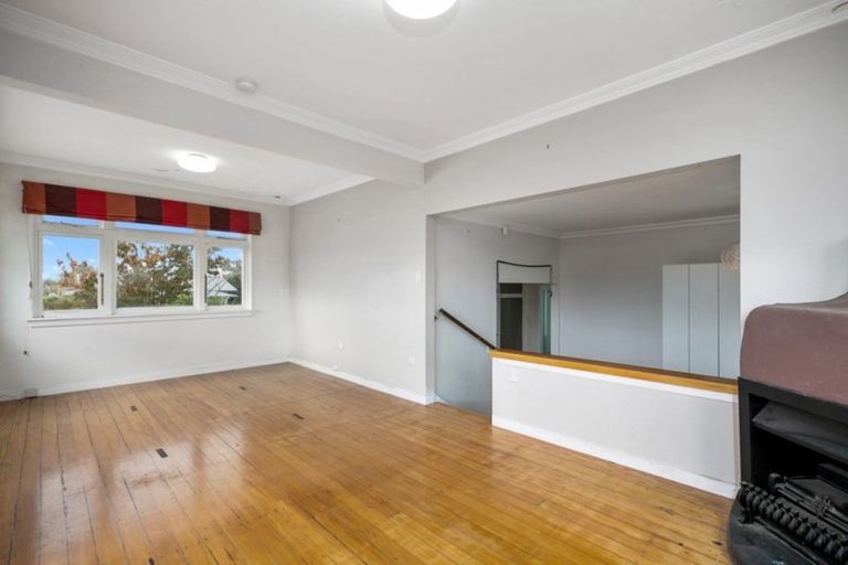 Photo of property in 393 Devonport Road, Tauranga South, Tauranga, 3112