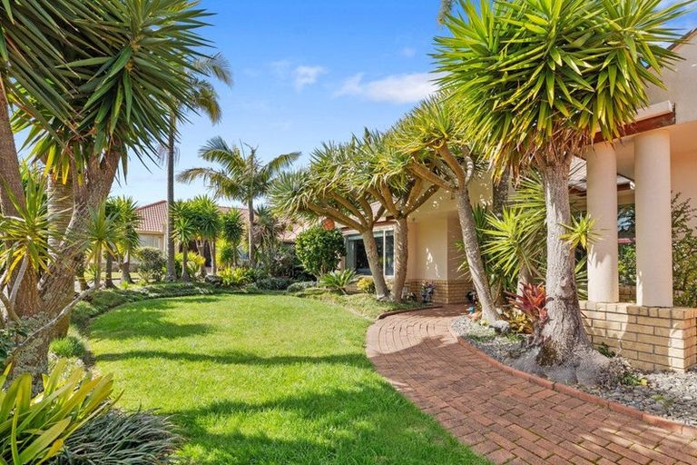 Photo of property in 7 Nypa Way, Somerville, Auckland, 2014
