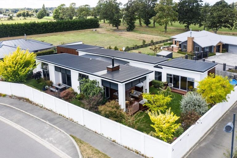 Photo of property in 12 Kelburn Place, Tinwald, Ashburton, 7700