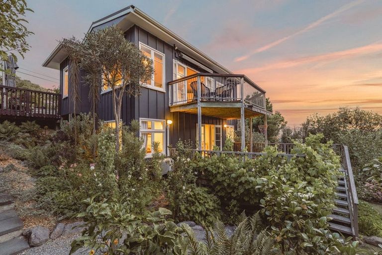 Photo of property in 17 Brenchley Road, Lyttelton, 8082