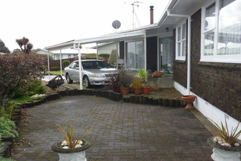 Photo of property in 10 Bremridge Place, Melville, Hamilton, 3206