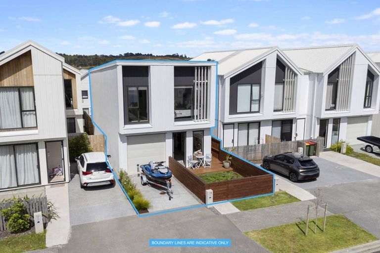 Photo of property in 18 Porowha Road, Westgate, Auckland, 0814