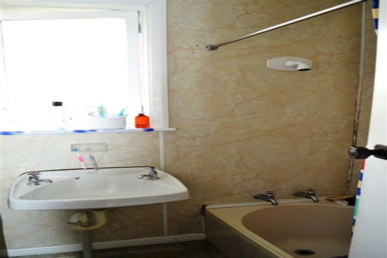 Photo of property in 48a Tironui Road, Takanini, 2112