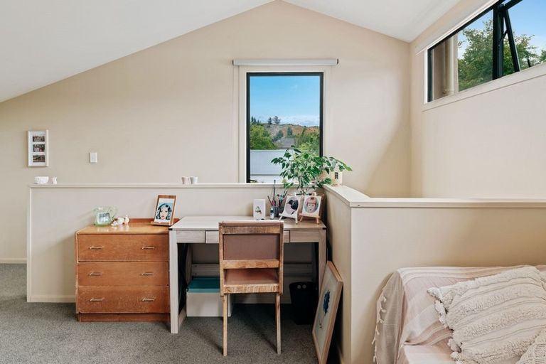 Photo of property in 2 Arklow Street, Albert Town, Wanaka, 9305