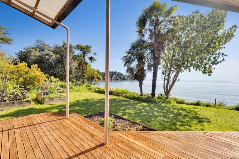 Photo of property in 172 Rangihaeata Road, Rangihaeata, Takaka, 7182