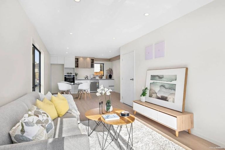 Photo of property in 7b Valron Road, Te Atatu South, Auckland, 0602