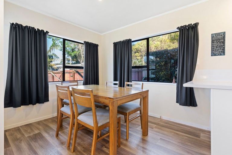 Photo of property in 204 Hilton Drive, Whangamata, 3620