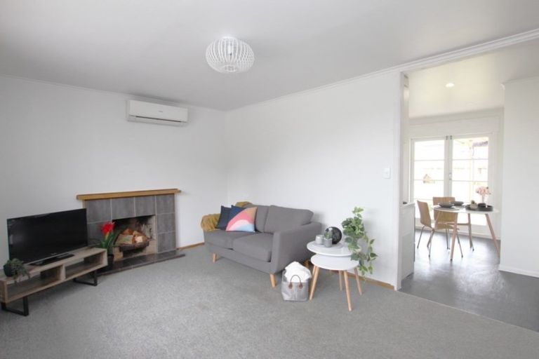 Photo of property in 105 Domett Street, Waitara, 4320