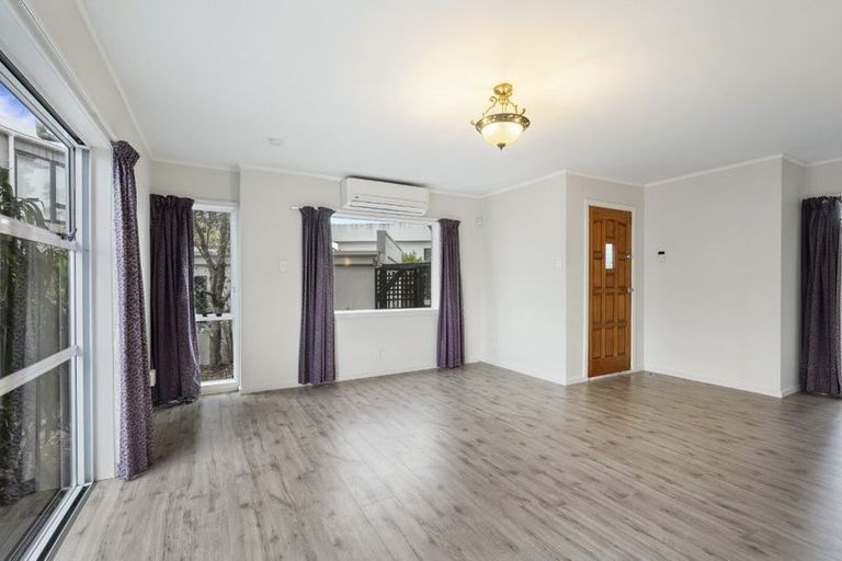 Photo of property in 2/5 Stanley Avenue, Milford, Auckland, 0620