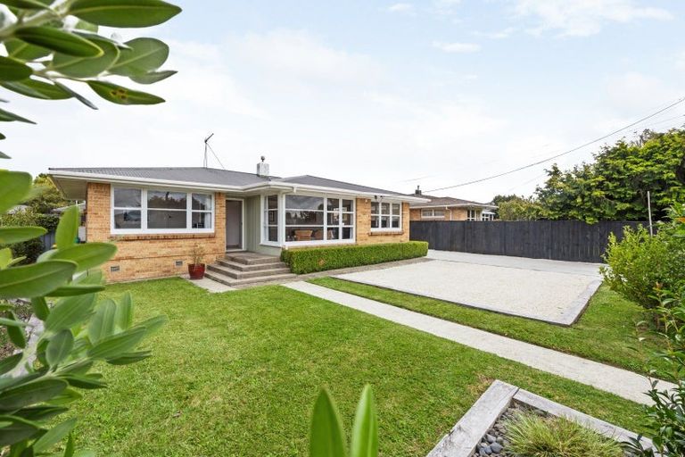 Photo of property in 11 Sandwich Road, St Andrews, Hamilton, 3200