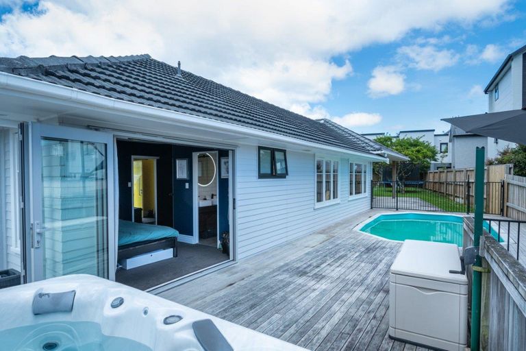 Photo of property in 3 Shamrock Lane, Te Atatu Peninsula, Auckland, 0610