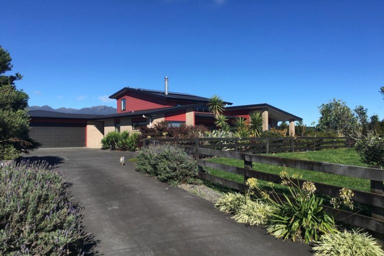 Photo of property in 1060 Carrington Road, Hurworth, New Plymouth, 4371