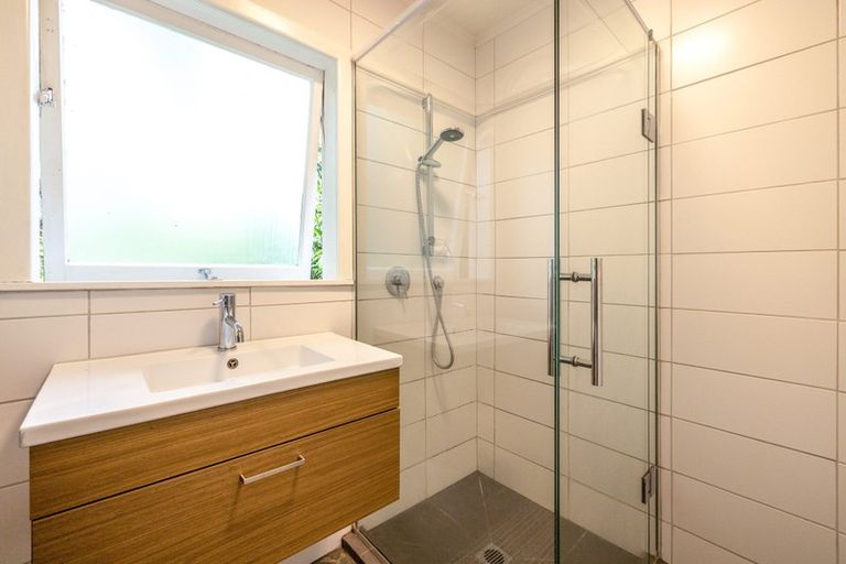 Photo of property in 116 Queens Drive, Oneroa, Waiheke Island, 1081