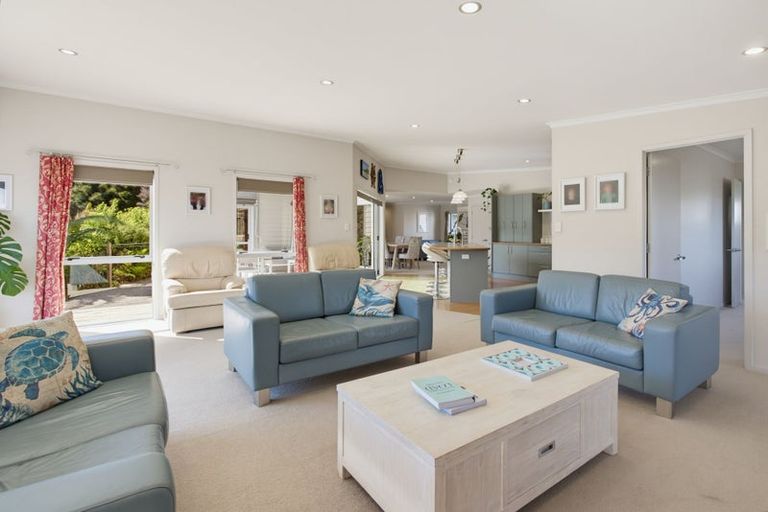 Photo of property in 9 Ohuka Place, Whitianga, 3510