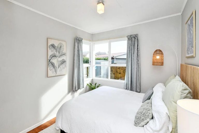 Photo of property in 31 Gossamer Drive, Pakuranga Heights, Auckland, 2010