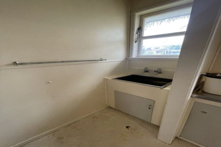 Photo of property in 12c Dawn Place, Te Atatu South, Auckland, 0610