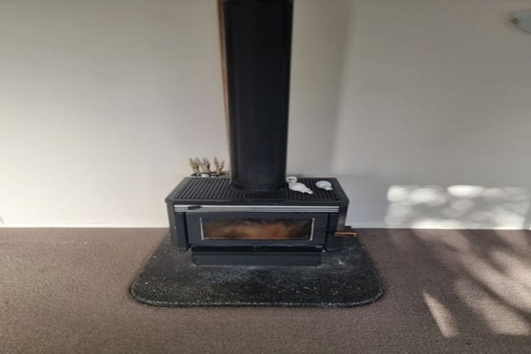 Photo of property in 1/19a Ribblesdale Road, Henderson, Auckland, 0612