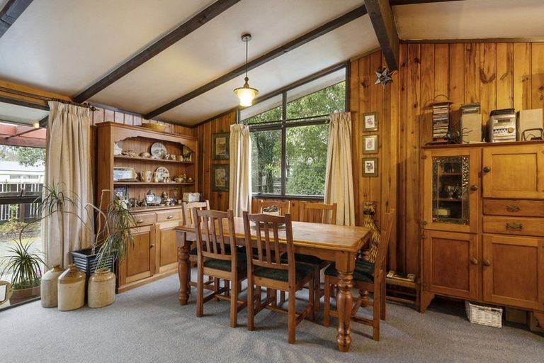 Photo of property in 9a Heretaunga Square, Silverstream, Upper Hutt, 5019