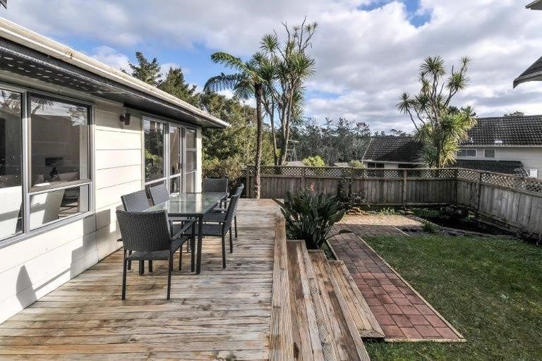 Photo of property in 9/40 Radiata Lane, Chatswood, Auckland, 0626