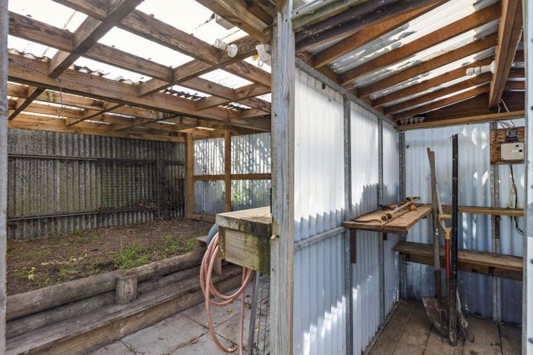 Photo of property in 22 Atarau Grove, Paraparaumu, 5032