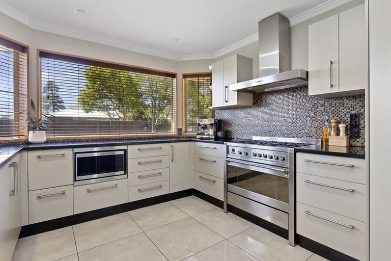 Photo of property in 20 Alpine View Lane, Parklands, Christchurch, 8083