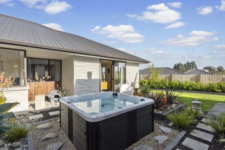 Photo of property in 14 Waireka Road, Rototuna North, Hamilton, 3210