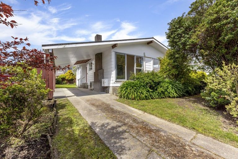 Photo of property in 30 Shanly Street, Brown Owl, Upper Hutt, 5018