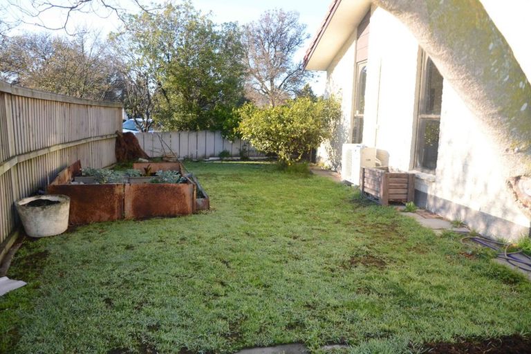Photo of property in 12 Mchaffies Place, Wainoni, Christchurch, 8061