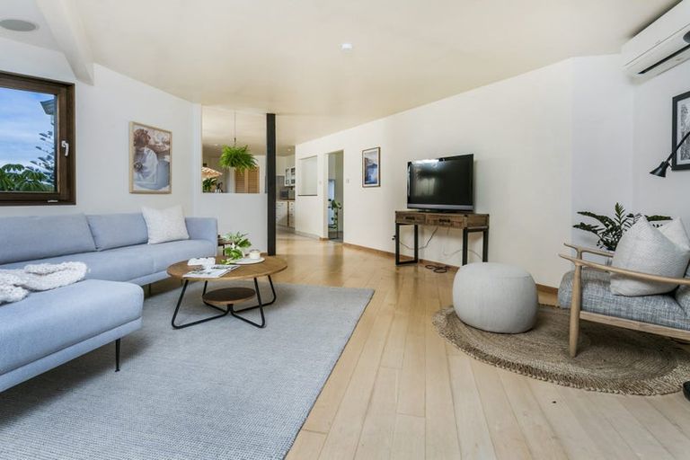 Photo of property in 1/25 Hythe Terrace, Mairangi Bay, Auckland, 0630