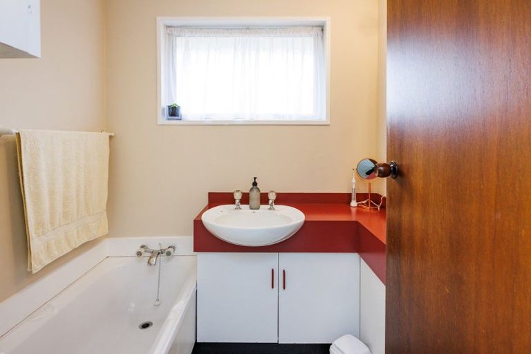 Photo of property in 18 Lane Place, Awapuni, Palmerston North, 4412