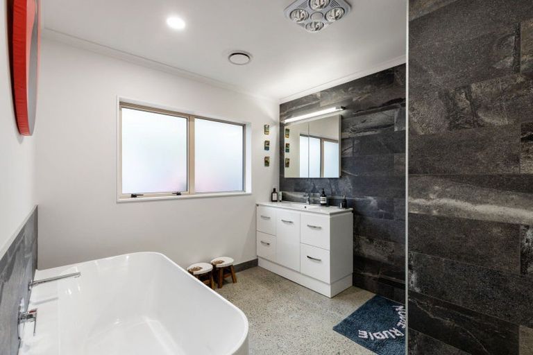 Photo of property in 13 Spinnaker Drive, Flagstaff, Hamilton, 3210