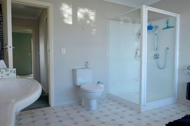 Photo of property in 8 Kotare Street, Waikanae, 5036