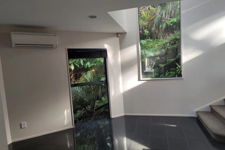 Photo of property in 35 Park Road, Titirangi, Auckland, 0604