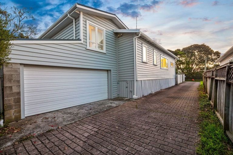 Photo of property in 1/23 Brandon Road, Glen Eden, Auckland, 0602