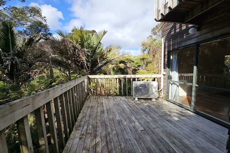 Photo of property in 50 Sunnyhaven Avenue, Beach Haven, Auckland, 0626