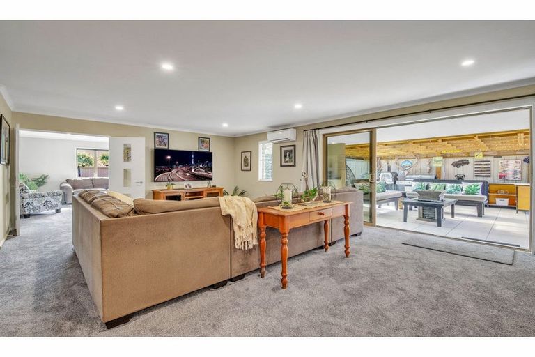 Photo of property in 12 Belgrave Drive, Rangiora, 7400