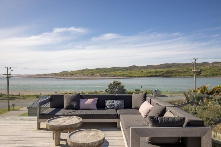 Photo of property in 115 Riria Kereopa Memorial Drive, Raglan, 3297