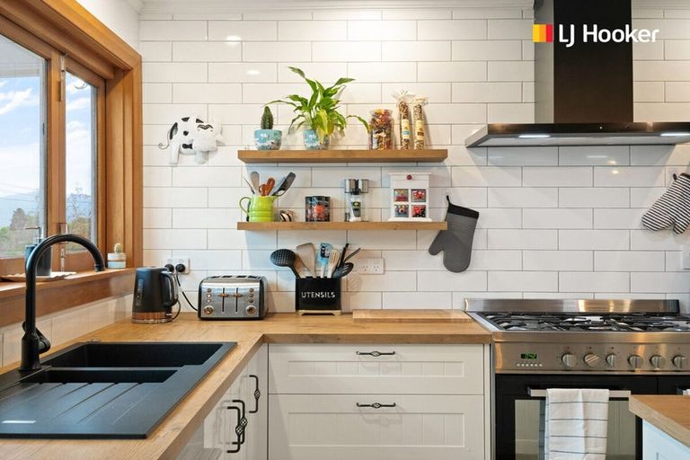 Photo of property in 3 Coach Road, Fairfield, Dunedin, 9018