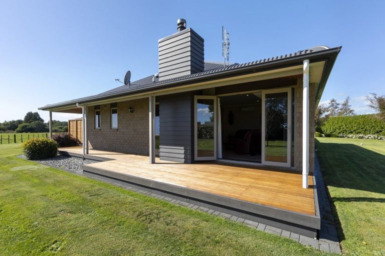 Photo of property in 8 Pitt Road, Hillsborough, New Plymouth, 4372