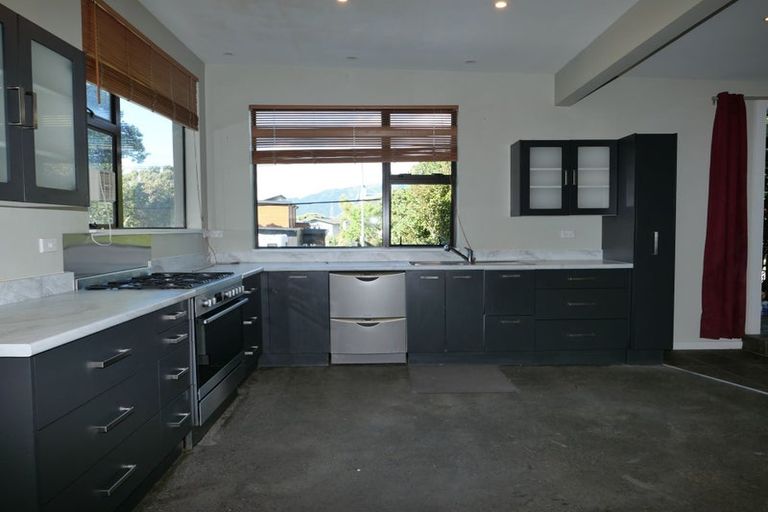 Photo of property in 51 William Street, Waikanae Beach, Waikanae, 5036