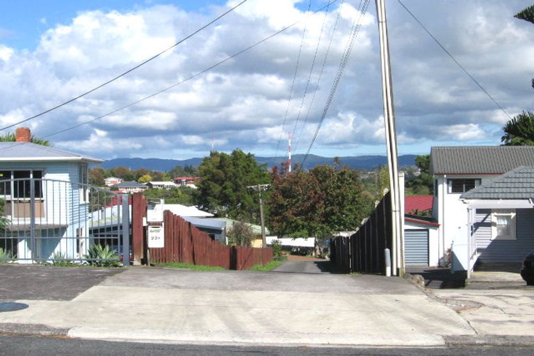 Photo of property in 1/24 Abbotleigh Avenue, Te Atatu Peninsula, Auckland, 0610