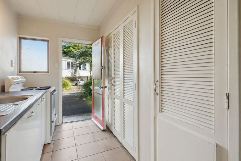 Photo of property in 2/31 Blease Street, New Lynn, Auckland, 0600