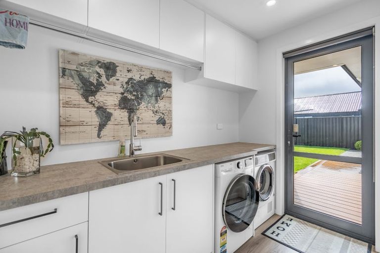 Photo of property in 10 Barker Place, Waikiwi, Invercargill, 9810