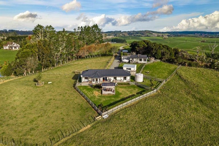Photo of property in 818 Horseshoe Bush Road, Waitoki, Kaukapakapa, 0871